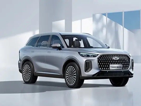 日前，我们从相关渠道获得了一组瑞虎8 L的官图。新车定位于一款中型SUV，整体造型前卫时尚