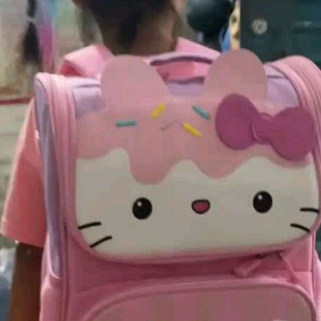 梦幻Hello Kitty书包，让孩子的童年更快乐！