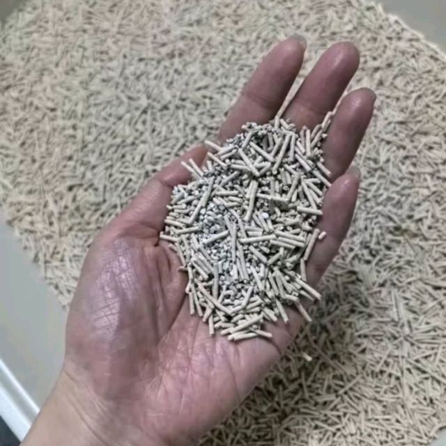 试试这款谷物混合猫砂吧