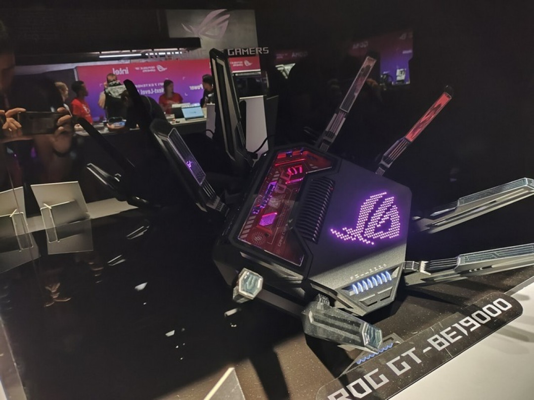 华硕发布 ROG Rapture GT-BE19000 路由器,四频19000Mbps、双万兆+4x 2.5G千兆