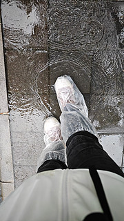 下雨天走路鞋会湿？快来看这轻神器（不是雨鞋！）