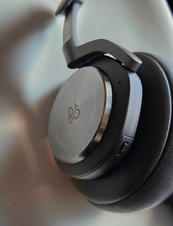 B&O Beoplay HX：颜值出众