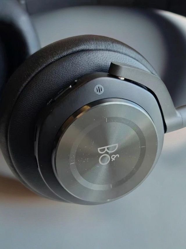 B&O Beoplay HX：颜值出众