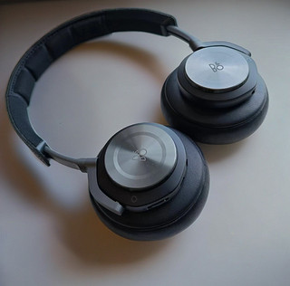 B&O Beoplay HX：颜值出众