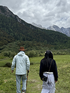 征服稻城亚丁，ARCTERYX冲锋衣——迎风驭雨 游刃山巅