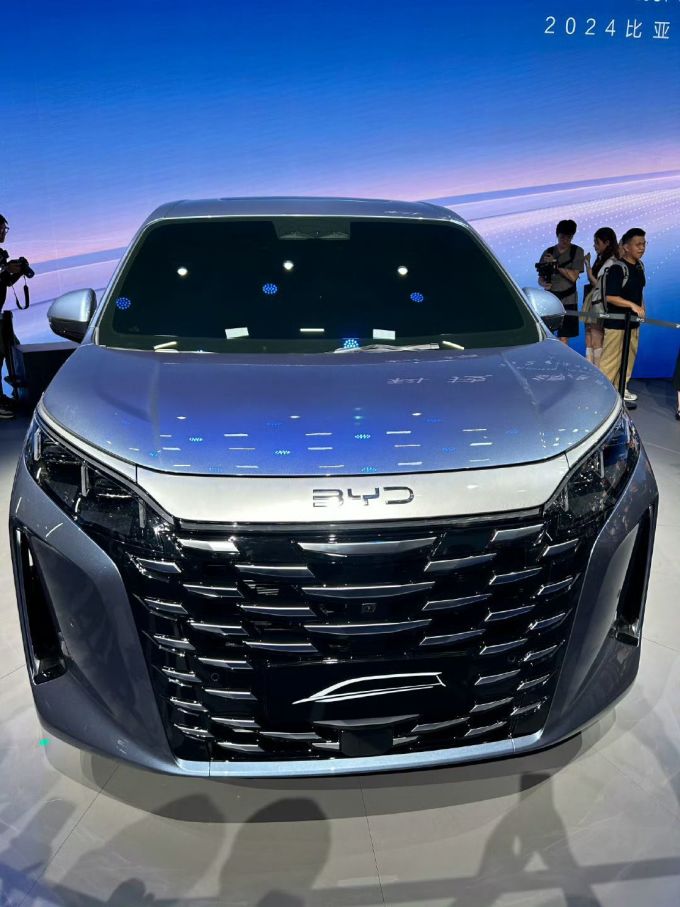 腾势MPV