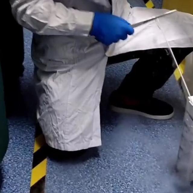 如何选择适合实验室使用的东亚液氮容器（型号和规格指南）