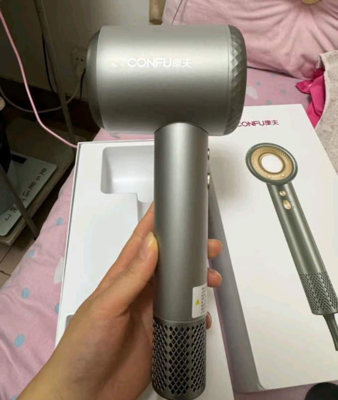 电吹风