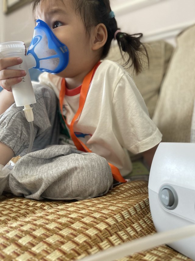 孩子咳嗽半个月，一直在家做雾化，推荐一款进口雾化器，我愿称它为省妈神器