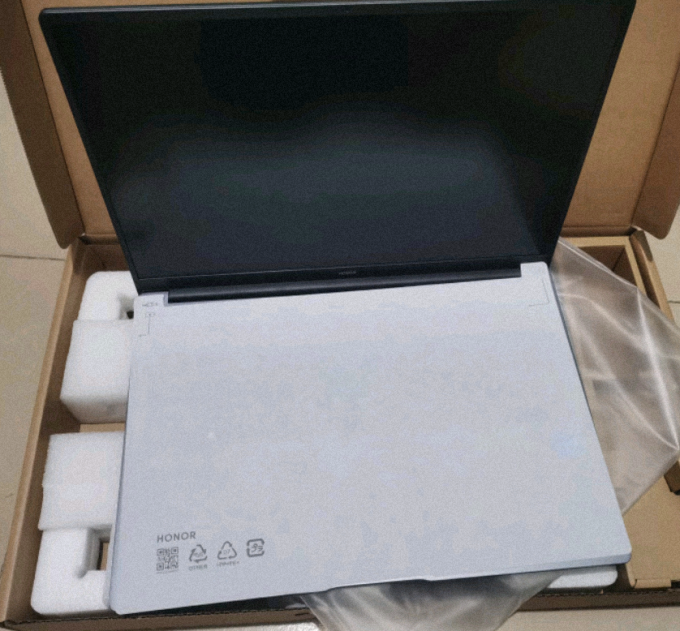 荣耀笔记本电脑