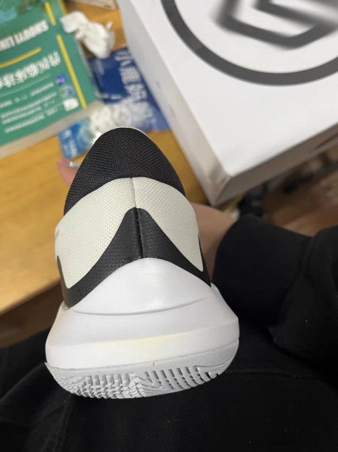 耐克篮球鞋