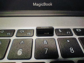 荣耀MagicBook15，四年使用很满意。