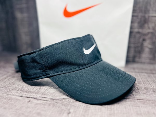 Nike Dri-FIT Ace Swoosh—看过路线以后还是决定买个帽子—我不怕晒，但怕晒黑