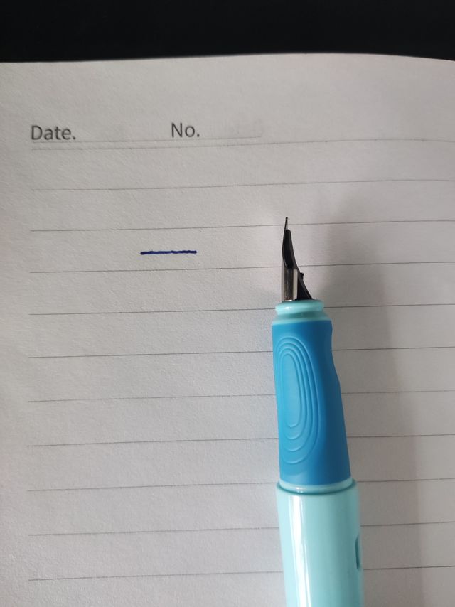 让钢笔不再硌手-得力正姿钢笔