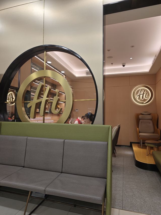 大连和平广场海底捞，美味不用等