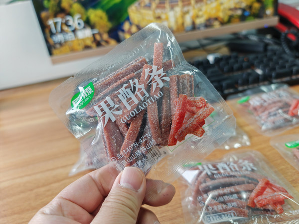 巨源果酪条山楂的味道还是蛮开胃