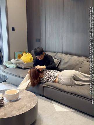 别忘了召唤你的“白马王子”来为你挑选那份甜美俏皮的假体香氛围哦#FOCONIE调香师香水#推荐香水#香气萦绕长久# #香水# 莎宝so弟迷的微博视频