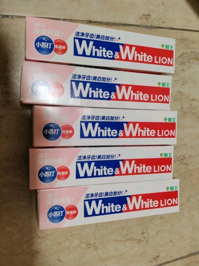 狮王white&white小苏打牙膏,白桃味的清新小秘密