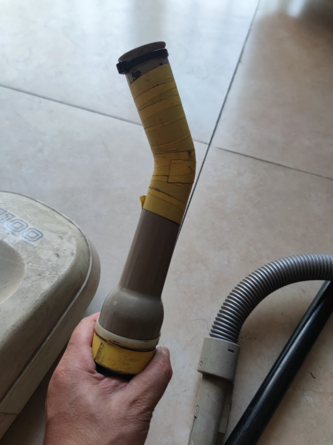 戴森手持式吸尘器