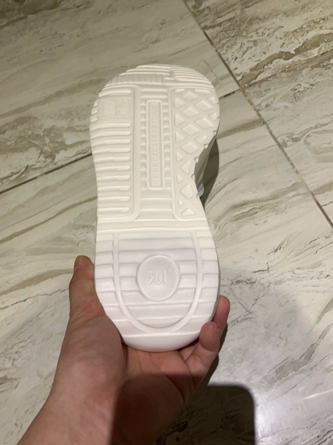 休闲运动鞋