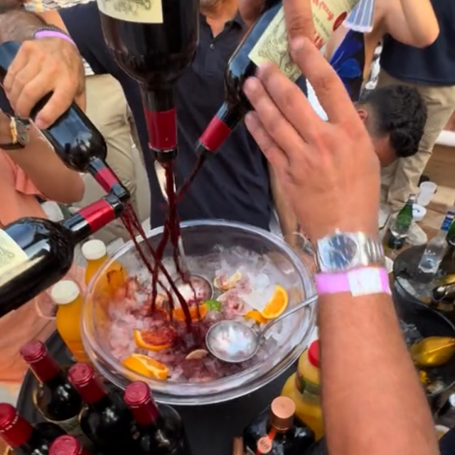 用酒王帕图斯来调制sangria，难道这就是土豪的快乐？