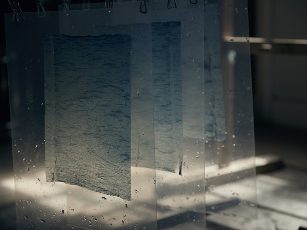 不止纪念——独特纹饰，云上之观西铁城制表100周年纪念版#The CITIZEN/鹰爵#AQ4100-65L将历史悠久的土佐和纸与扎染技术融入腕表设计，指针运行的每一秒，都是细数工艺传承点滴的喁喁絮语