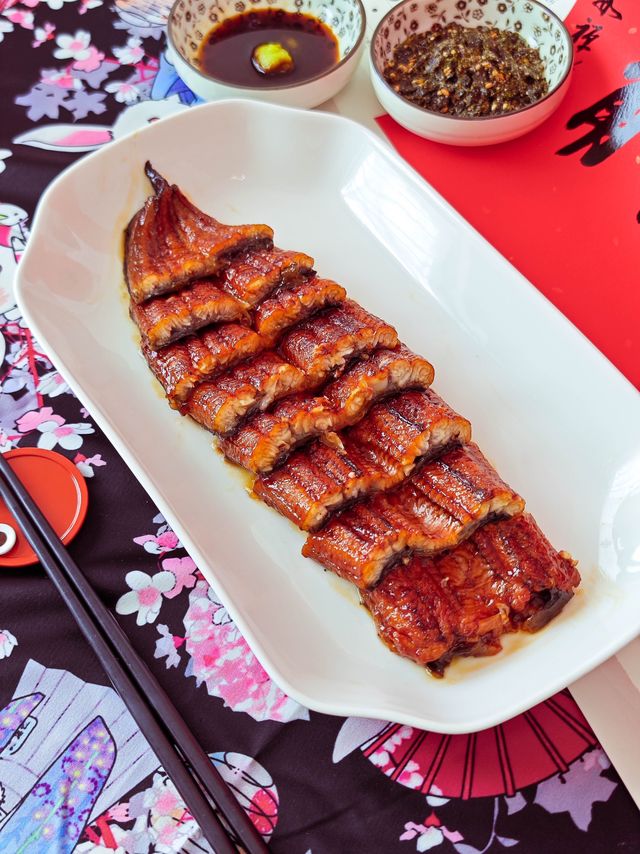 5分钟即可让中秋团圆饭色香味俱全，整条蒲烧鳗鱼让饭桌的维度UPUPUP！
