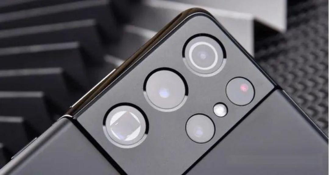 深入解析潜望长焦与直立长焦：两者有何不同？