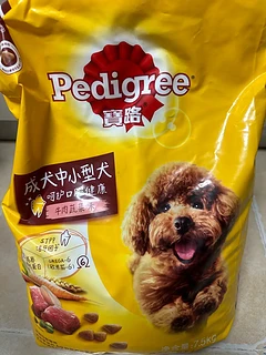 宝路狗粮，专为中小型犬打造，泰迪等犬种通用，口感诱人的牛肉味，健康美味双重享受！