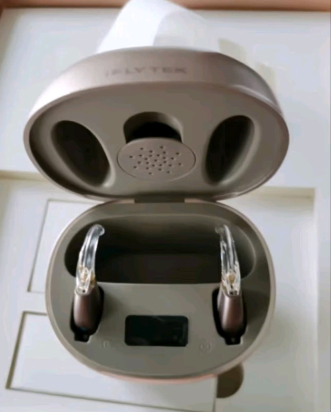 科大讯飞助听器