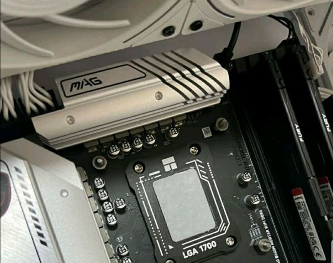 CPU
