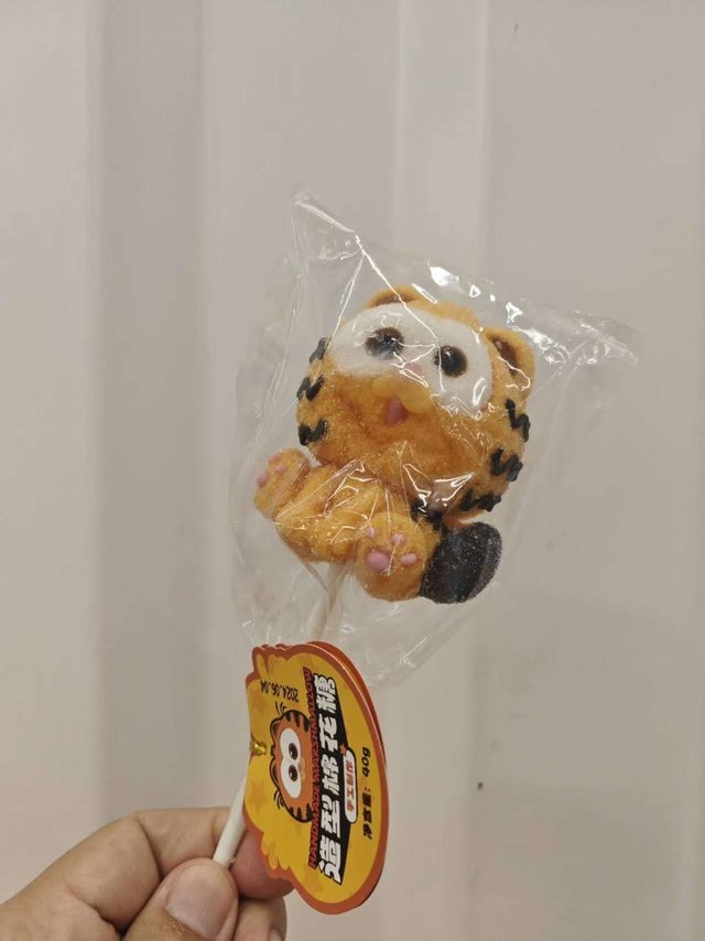 加菲猫棒棒糖，萌翻你的味蕾！