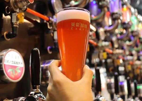 市场观察:果味啤酒，‘她经济’和‘Z 世代’微醺新宠