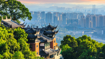 让10W+老外沉醉的烟火之地，一半魔幻，一半安逸，来了就是“赛博人”！ 