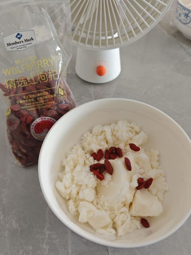 成本3-5元复刻甜品类20元左右冰沙类产品