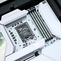 剑指高端，七彩虹超旗舰iGame Z790D5 VULCAN W 白火神主板评测