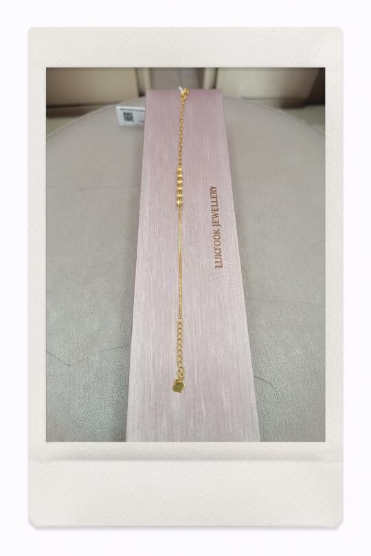 六福珠宝 垃圾中的战斗机
