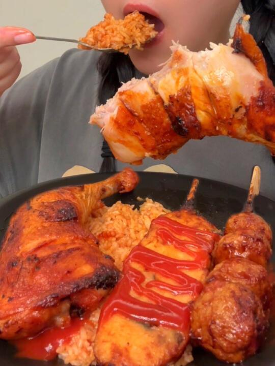 番茄酱拌饭？再来个烤鸡腿嘎嘎香啊🤤