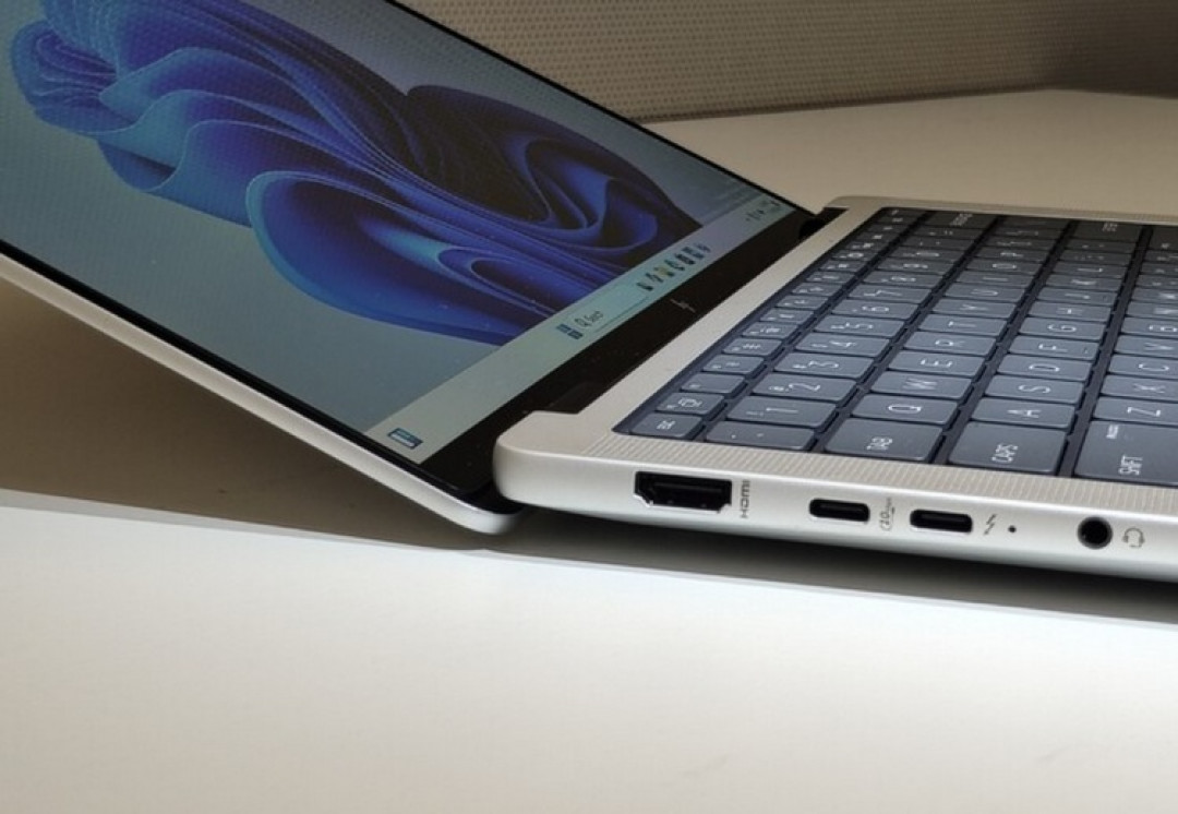 惠普展出 EliteBook X G1a 轻薄办公本，搭AMD新锐龙、2.8K OLED屏