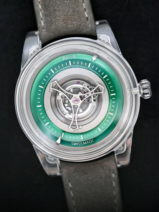为什么今年⌚️都在出中置陀飞轮？