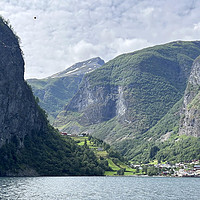 迟到四年的挪威亲子之旅—篇四： 7月3日—不可复制的绝对深度，Sogn峡湾，Flåm小火车，Voss夜跑……