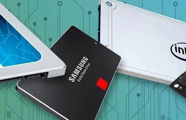 别被忽悠了,看权威评测: 2025年最好的SSD硬盘