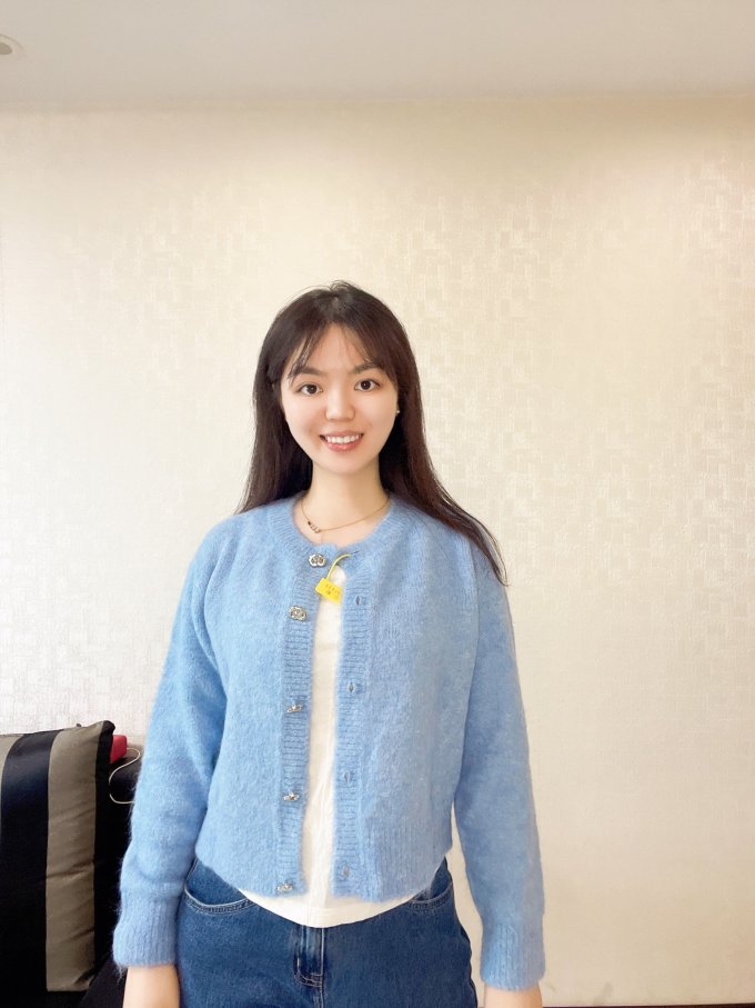三彩女士针织衫