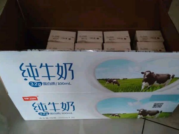 卫岗纯牛奶，1块1盒？