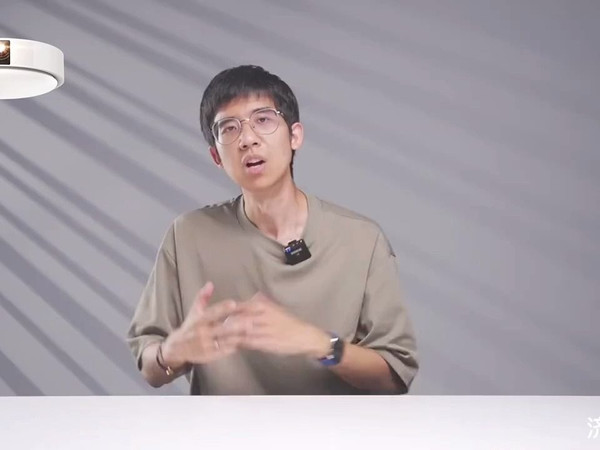 极米神灯,投影音响吸顶灯三合一形态不占空间,不射眼,新房不来一台吗
