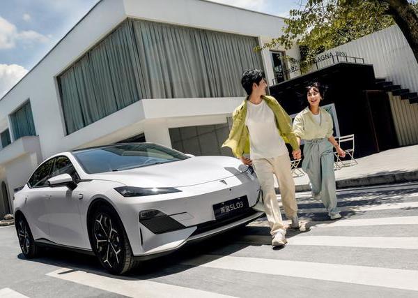 2025款SL03焕新上市 11.99万元至14.69万元 涵盖增程纯电多车型