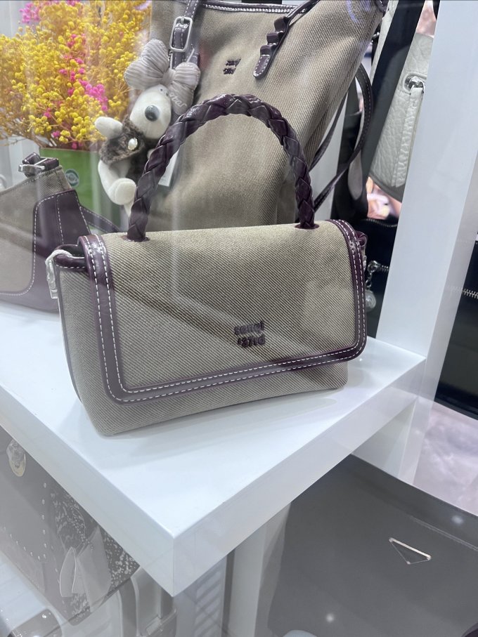 女士手提包