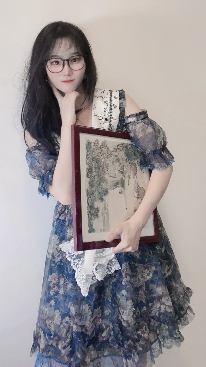 我爱露露裙装