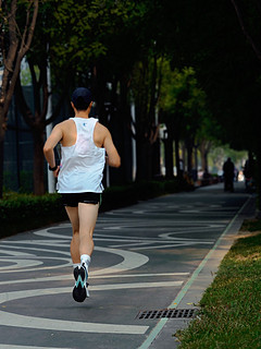 乔丹雨燕4.0|不到300元，适合秋冬的日常通勤慢跑鞋