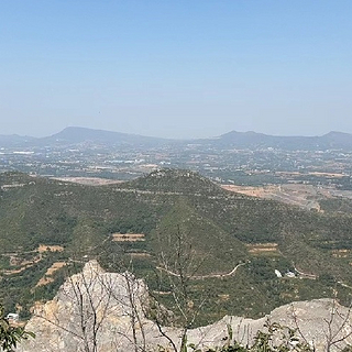 十一带娃去爬山：小家伙的耐力之旅